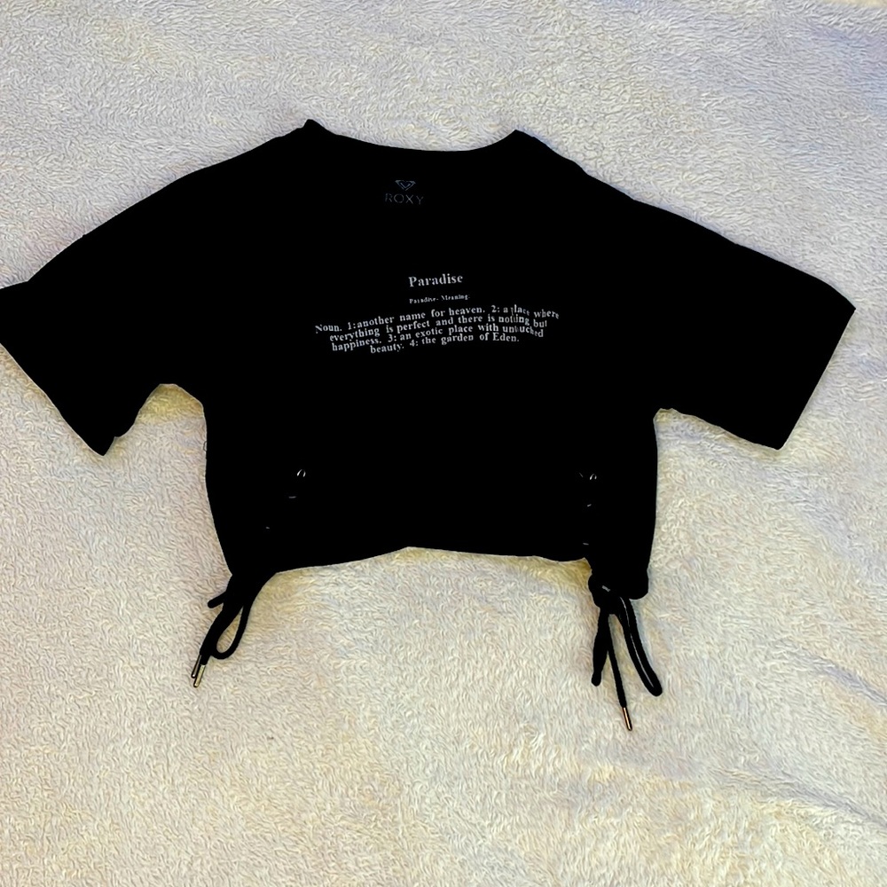Cute black crop top w/ paradise definition